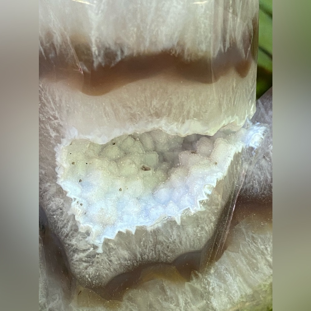 Quartz Specimen with 3 Points 
Druze cave - Picture 2 of 4
